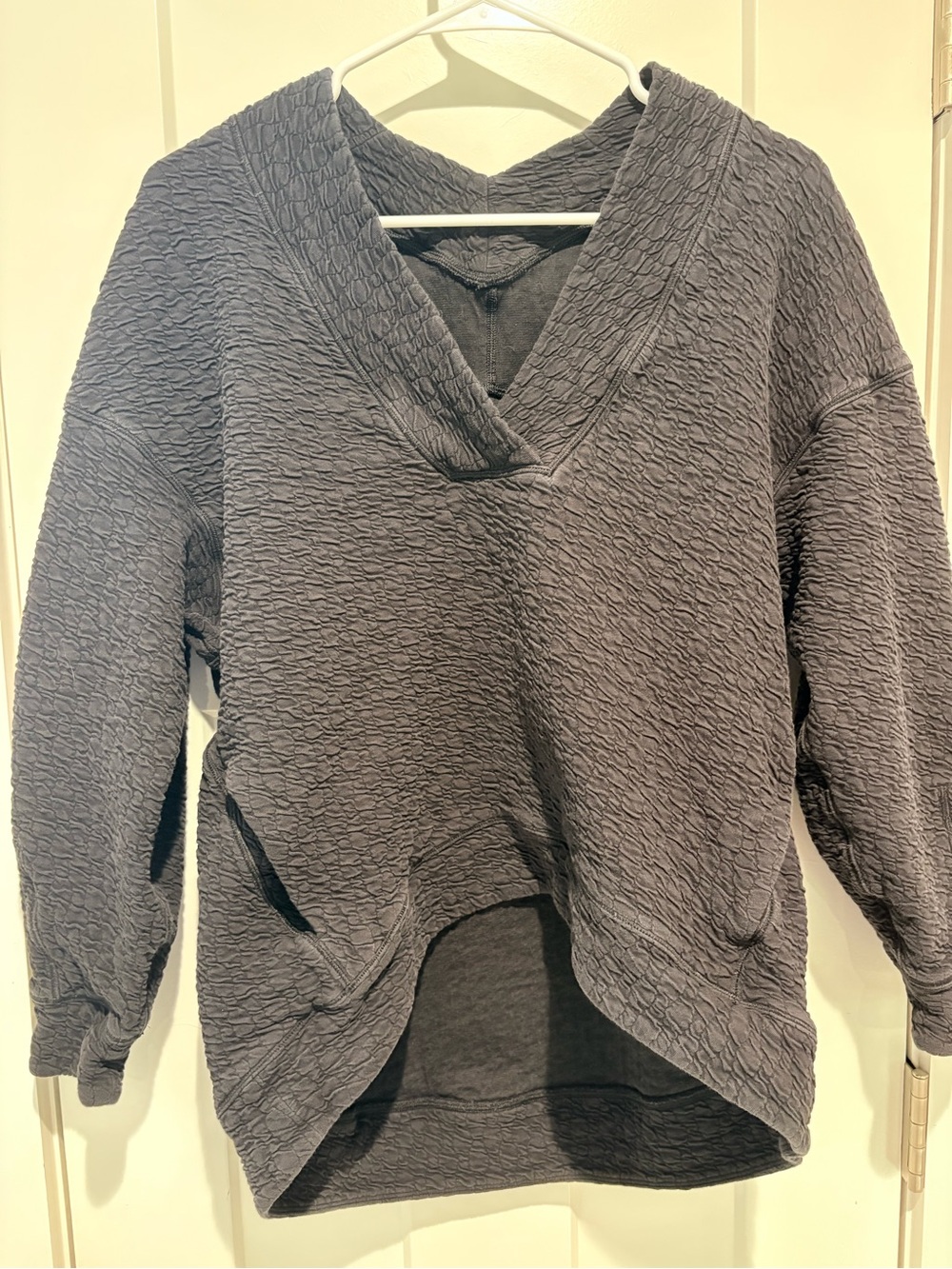 lululemon athletica Women's Quilted V-Neck Sweater - Charcoal Gray